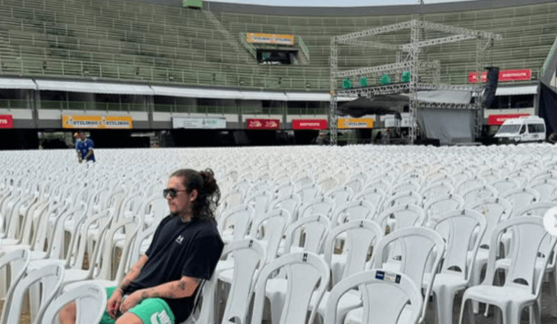 Whindersson Nunes leva comédia ao Sambódromo de Manaus em apresentação histórica