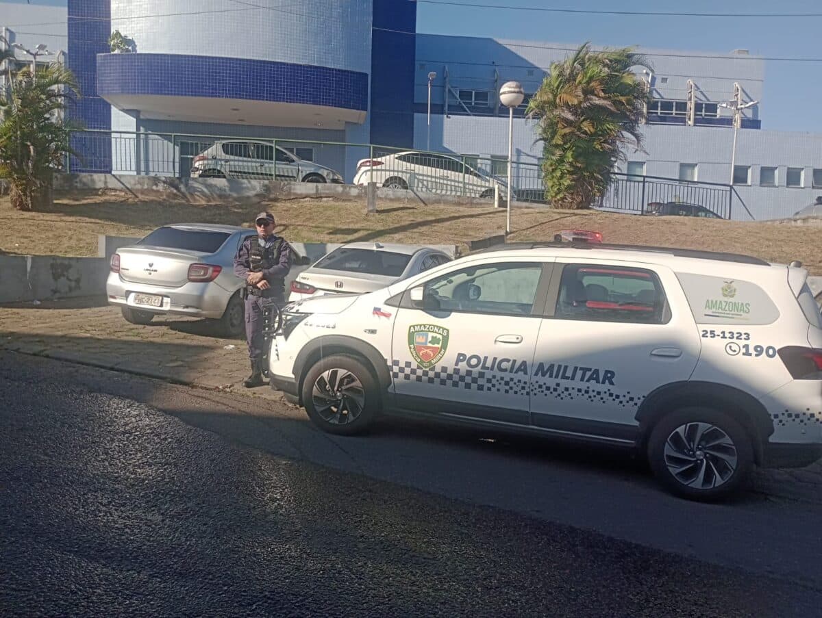 Homem é preso ao tentar fugir da polícia com moto furtada em Manaus