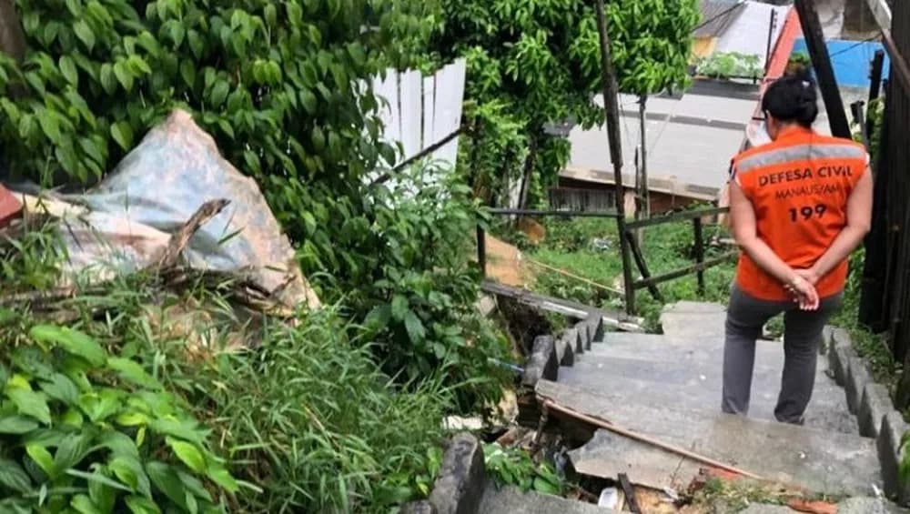 Mais de 112 mil pessoas vivem em áreas de risco em Manaus, aponta SGB