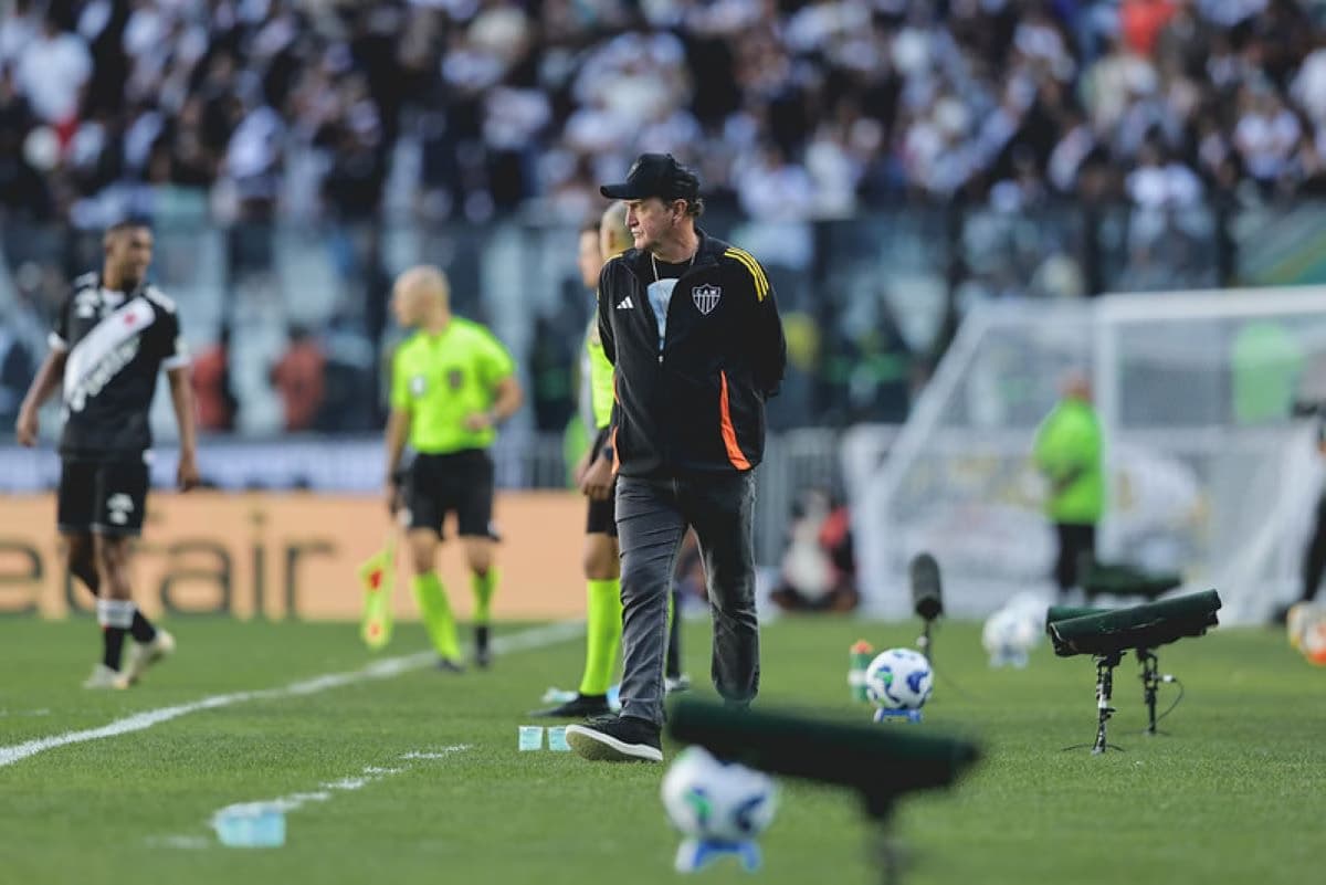 Após derrota para o Cruzeiro, Cuca é demitido do Atlético-MG