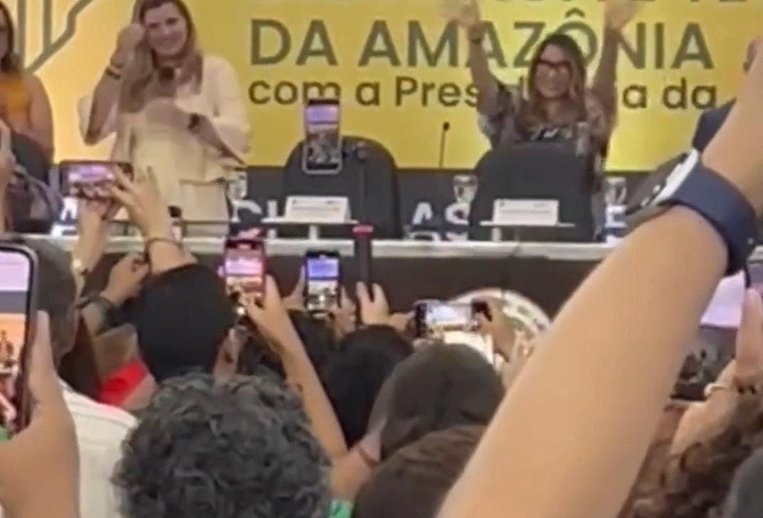 Janja é ovacionada durante participação em evento na UFAM; veja