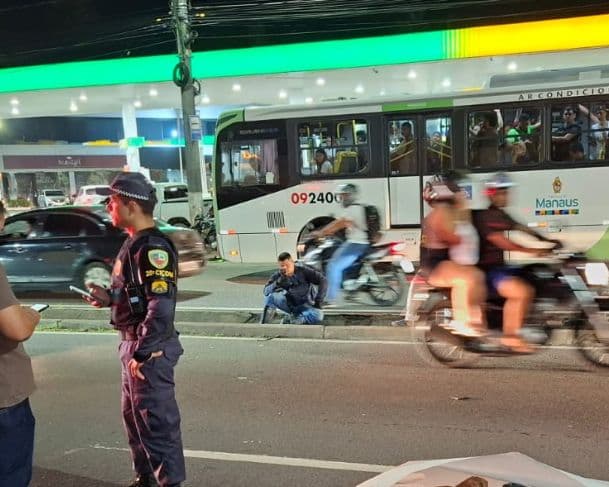 Homem morre atropelado por motociclista na Avenida Torquato Tapajós
