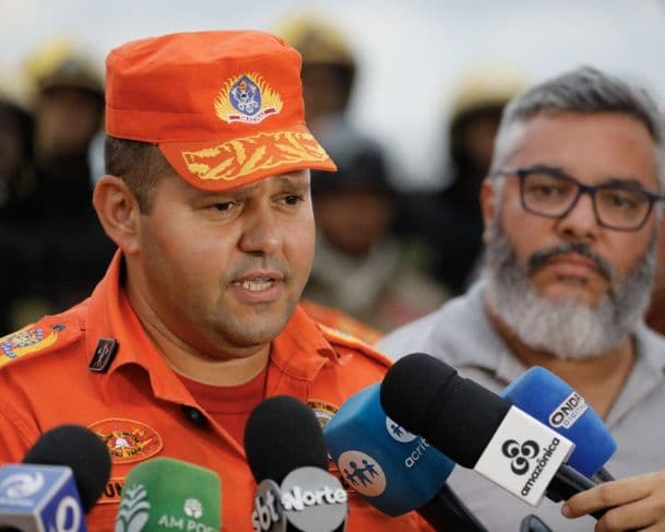 Bombeiros apresentam balanço da operação que extinguiu incêndio no Distrito II: &#8220;Fizemos isso em menos de 48 horas&#8221;