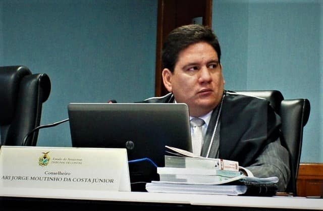 PGR pede condenação de Ari Moutinho por injúria contra presidente do TCE-AM