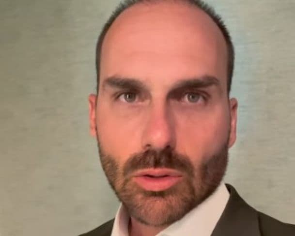 Eduardo Bolsonaro e Paulo Figueiredo tentam conter danos diplomáticos com EUA após prisão de Jair Bolsonaro