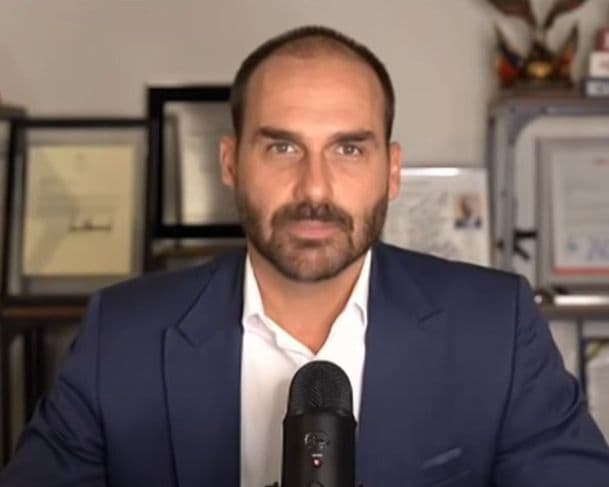 PL oficializa Eduardo Bolsonaro como líder da Minoria na Câmara para salvar o mandato dele