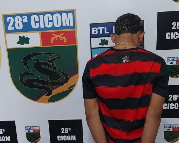 Policiais prendem &#8220;Feião&#8221; durante patrulhamento na zona Leste de Manaus