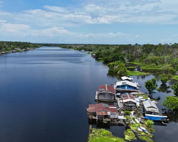 Energia solar leva dignidade e desenvolvimento a comunidades ribeirinhas no Amazonas