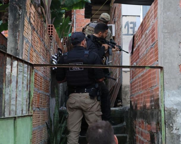 Operação Alvo Certo: PC-AM prende 20 pessoas com mandados de prisão em aberto por diversos crimes