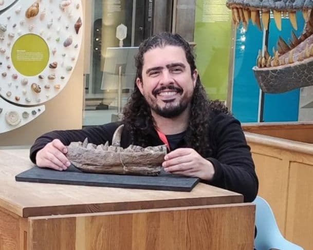 Youtuber Pirulla recebe alta do hospital dois meses após sofrer AVC