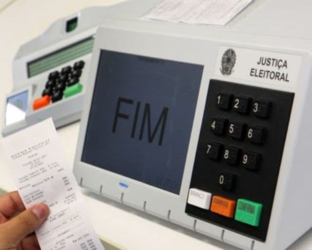 Voto impresso e cadeiras para mulheres: Veja o que muda no novo Código Eleitoral aprovado pela CCJ
