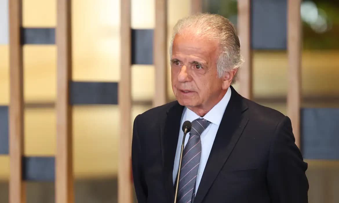 Ministro da Defesa alerta para risco da crise EUA-Venezuela atingir fronteira brasileira