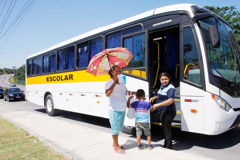 Vereador quer câmeras em ônibus escolares com armazenamento de imagens por 90 dias