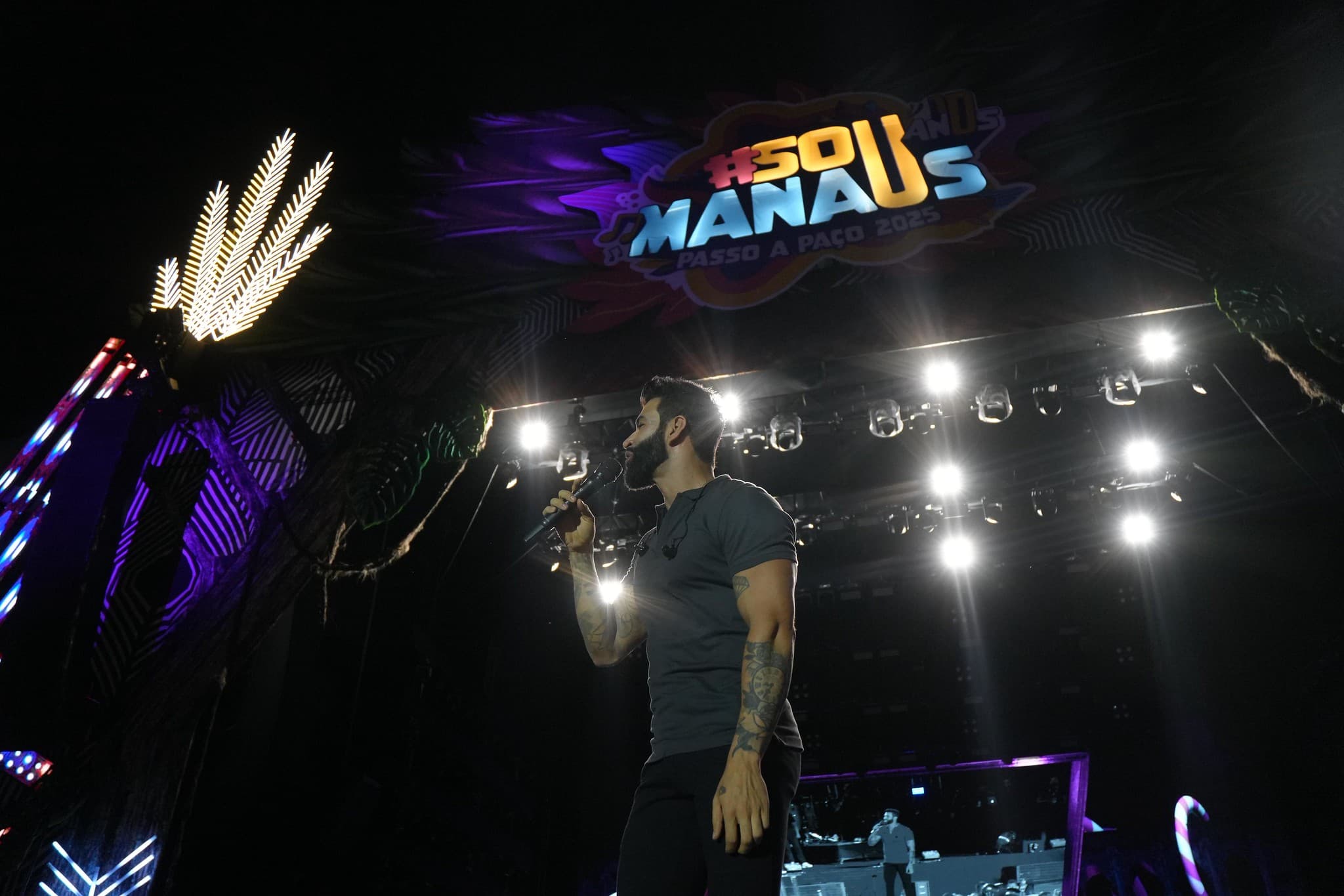 Gusttavo Lima faz apresentação com os maiores hits da carreira no Sou Manaus 2025