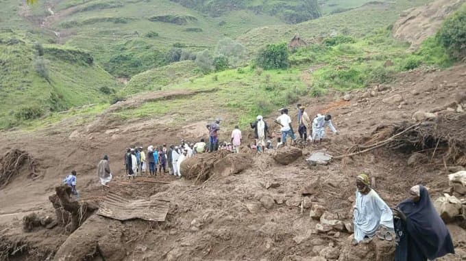 VÍDEO: Cerca de mil pessoas morrem em deslizamento de terra no Oeste do Sudão
