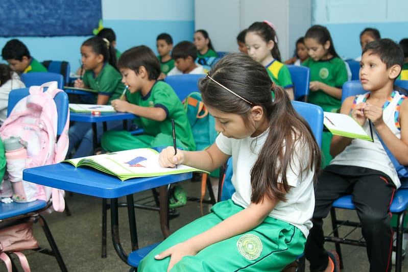 Amazonas reforça leis em prol da alfabetização no Dia Mundial da Educação Básica