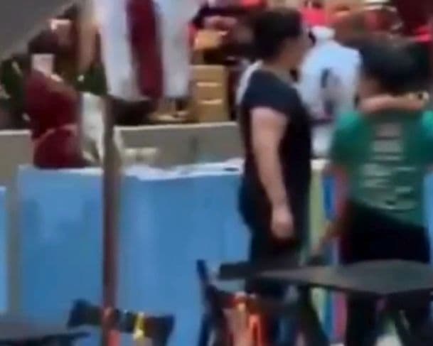 Esposa flagra traição em shopping e dá ‘surra’ em marido; “Eu vi as mensagens dela”