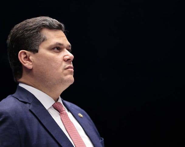 Rejeitada por unanimidade na CCJ, PEC da Blindagem é arquivada por Davi Alcolumbre