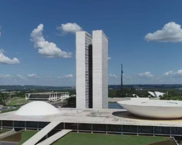 Congresso eleva previsão do fundo eleitoral para R$ 4,9 bilhões em 2026