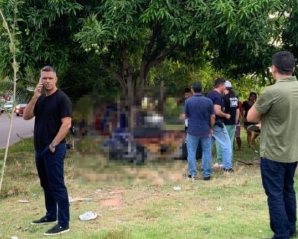 Homem é encontrado morto em sofá no bairro Crespo