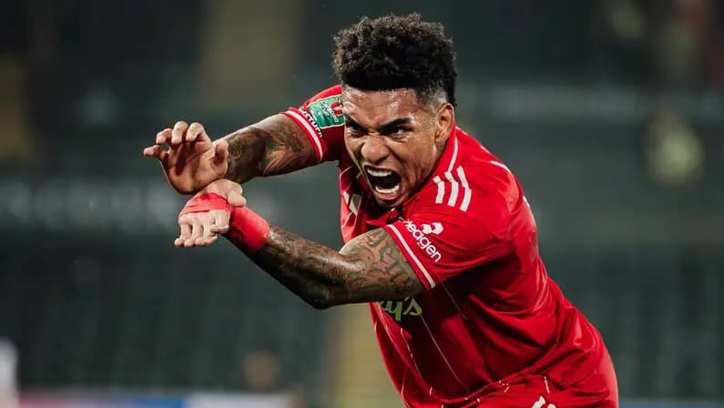 Igor Jesus faz gol, mas o Forest é eliminado na Copa da Liga Inglesa