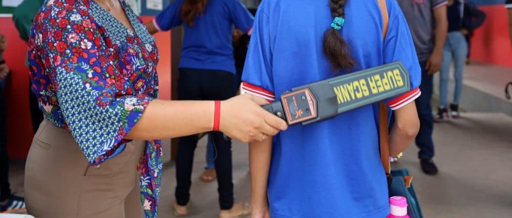 Proposta que prevê detectores de metal em escolas para reforçar segurança avança na CMM