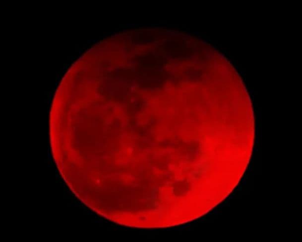 Lua de Sangue: eclipse total mais longo do ano acontece neste domingo