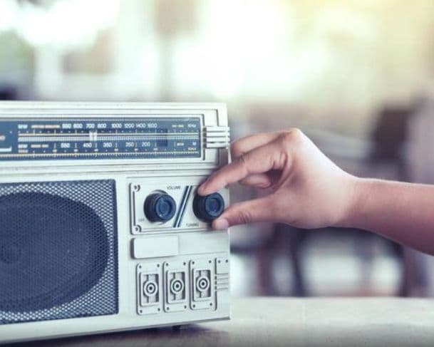 A reinvenção do rádio: como essa mídia segue tão relevante nos dias atuais