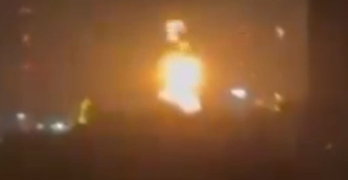 Ucrânia lança ataque de drones em refinaria russa e Rússia testa míssel hipersônico