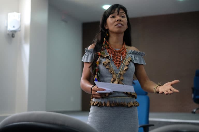 Disputada por três partidos, Vanda Witoto avalia mudar de sigla para concorrer nas eleições de 2026