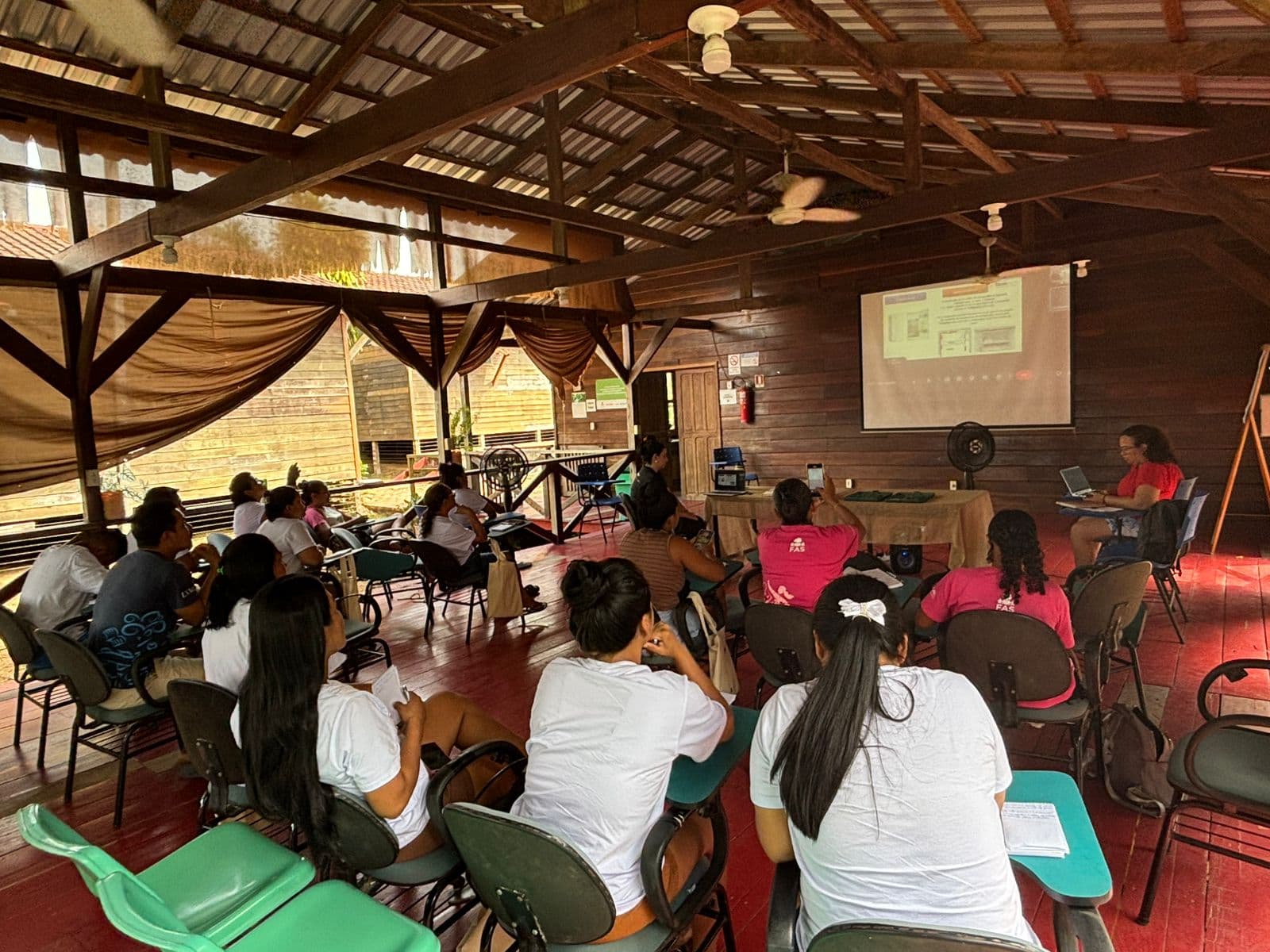 Curso de manutenção de eletrodomésticos fortalece protagonismo das mulheres na Amazônia