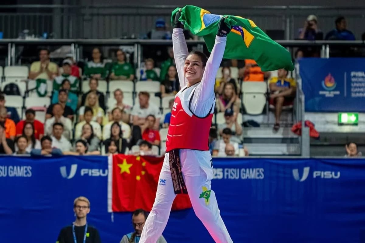É ouro para o Brasil! Aos 22 anos, Maria Clara Pacheco é campeã no Mundial de Taekwondo
