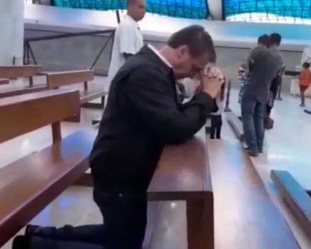 STF autoriza que Bolsonaro receba a visita de grupo de orações em prisão domiciliar