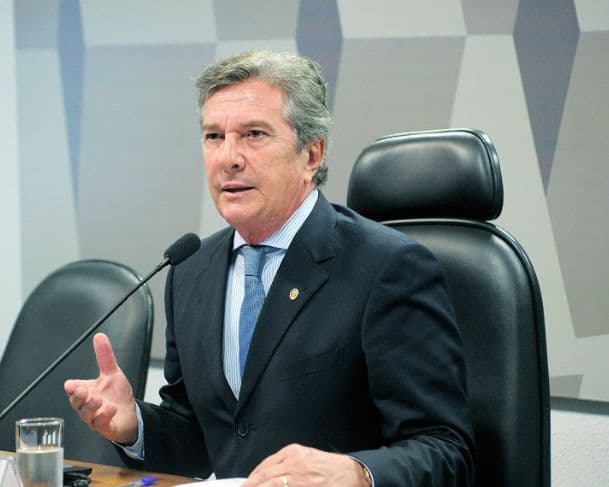 STF dá cinco dias para defesa de Fernando Collor explicar tornozeleira eletrônica desligada