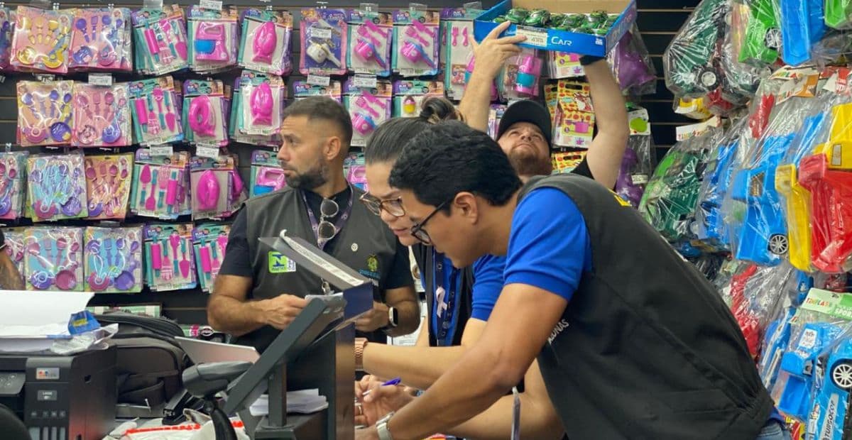 Brinquedos irregulares são retirados do comércio em Manaus antes do Dia das Crianças
