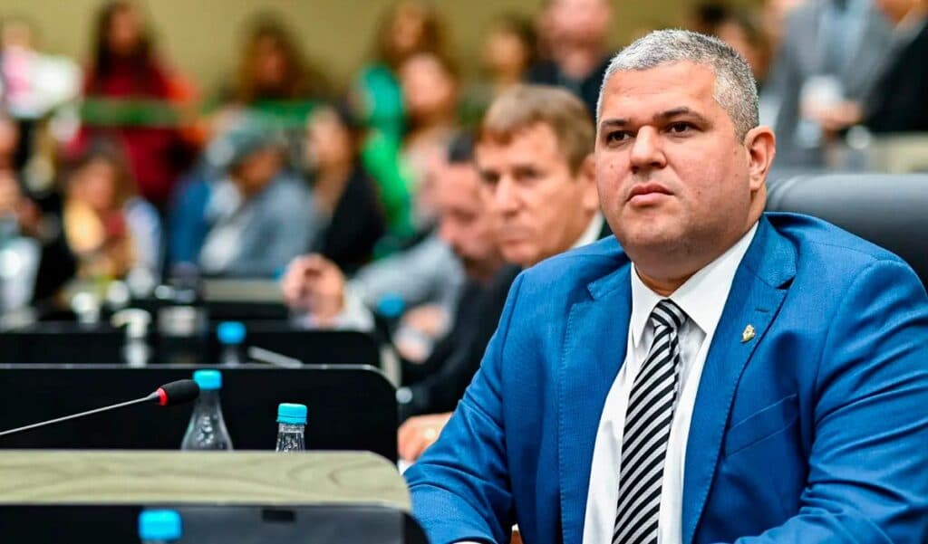 Justiça Eleitoral cassa mandato de Elan Alencar e anula votos do Democracia Cristã