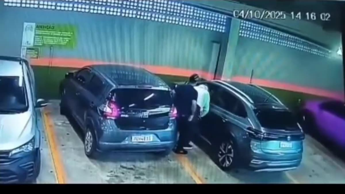 VÍDEO: Mulher é sequestrada enquanto entrava em carro no estacionamento de mercado