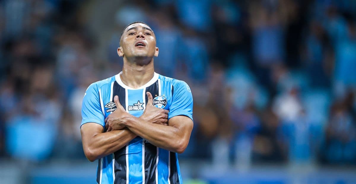 Grêmio vence o São Paulo por 2 a 0 na Arena em noite de Carlos Vinícius