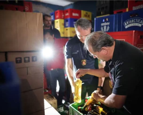 Investigação apura utilização de metanol em higienização de garrafas, diz polícia