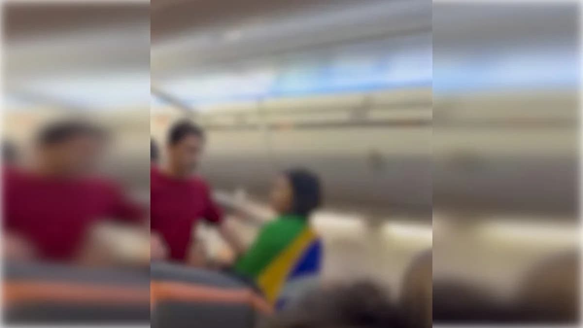 VÍDEO: Mulher com bandeira do Brasil diz que não viaja com petistas e é retirada de avião da Gol