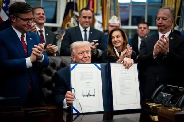 Trump sanciona projeto que acaba com ‘shutdown’, a mais longa paralisação do governo americano