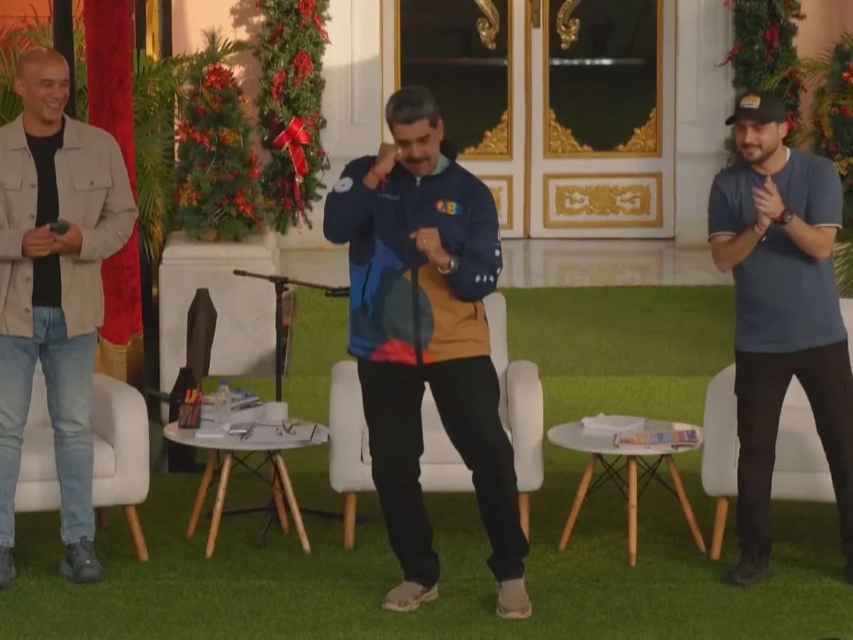 Em meio a tensões com EUA, Nicolás Maduro faz &#8220;dancinha&#8221; com música anti-guerra