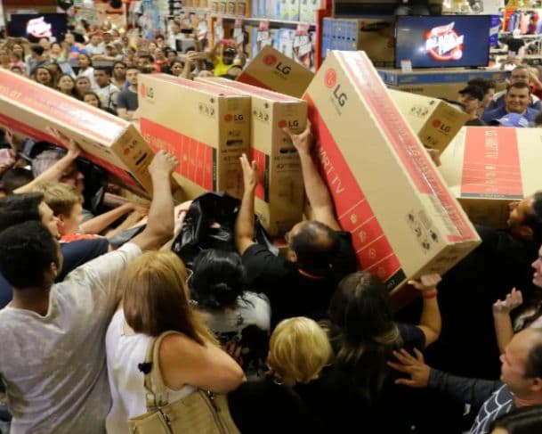 Comércio projeta recorde de vendas na Black Friday de 2025