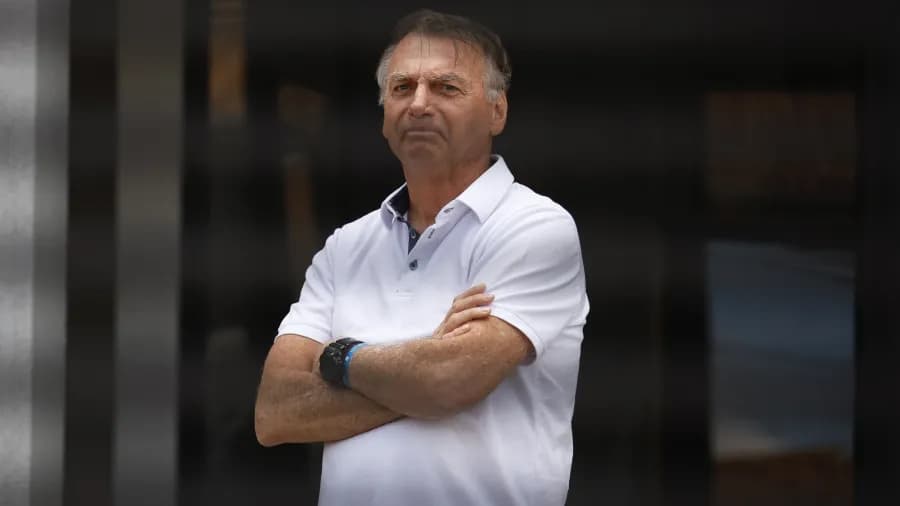 Defesa de Bolsonaro pede ao STF autorização para visitas de Michelle e dos filhos