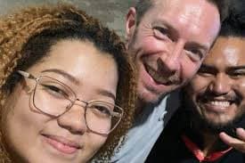 VÍDEO: Fã viraliza ao encontrar com Chris Martin, do Coldplay, em Belém