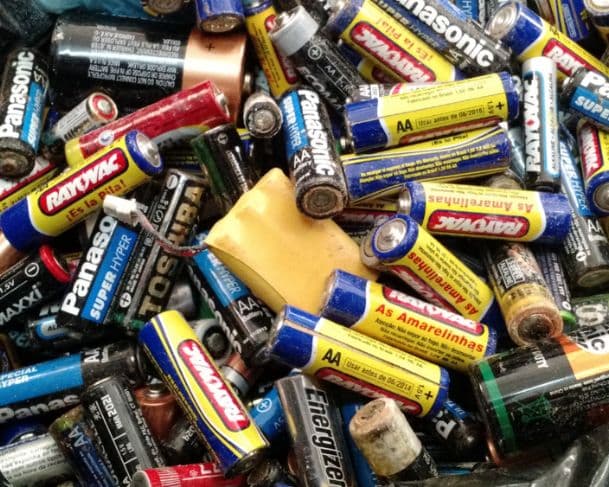 Descarte de pilhas e coleta seletiva; saiba como essa prática pode ajudar o meio-ambiente