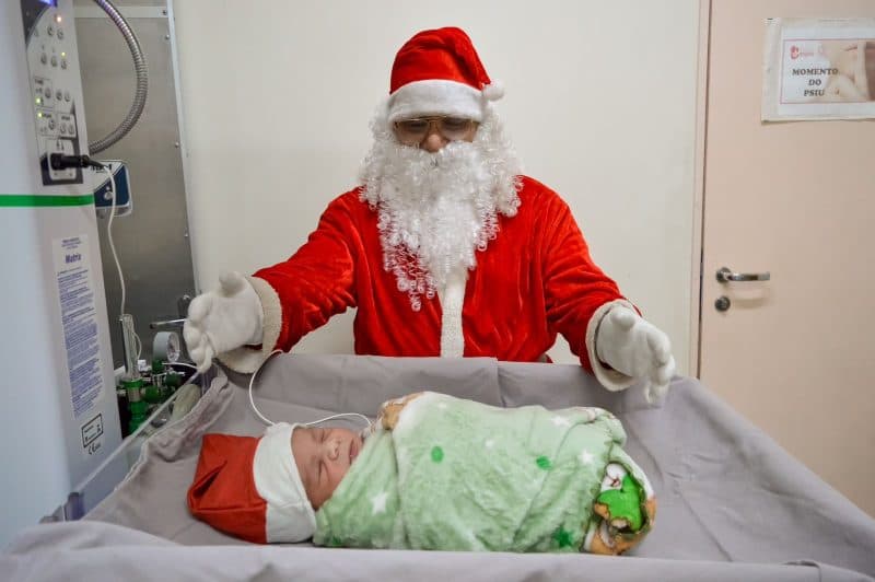 Bebê de quase 4,4 kg é o primeiro a nascer no Natal em Manaus
