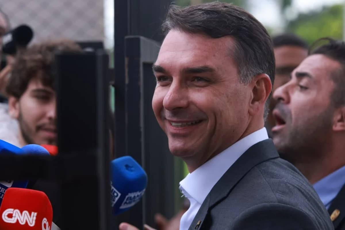Flávio Bolsonaro afirma que candidatura é irreversível: &#8220;não vamos voltar atrás&#8221;