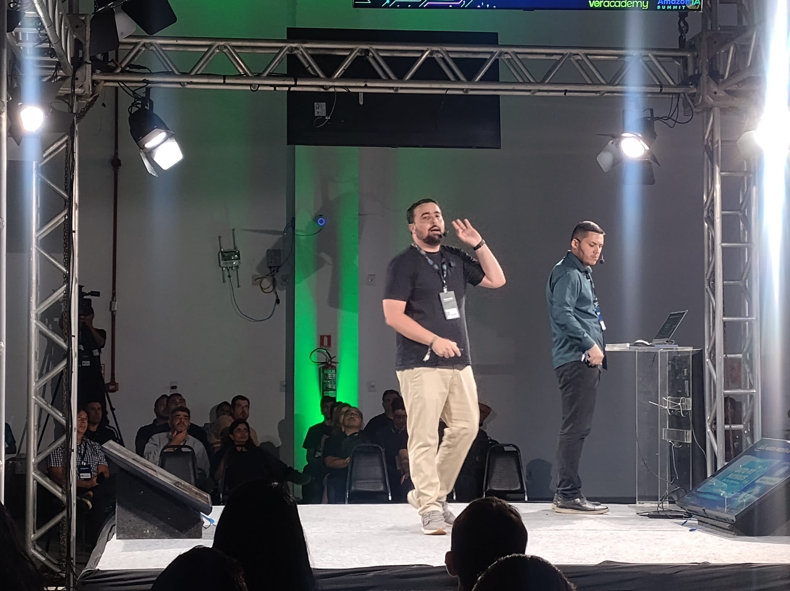 “IA não é só para programadores”, diz Silvestre Castro no Amazon IA Summit 2025