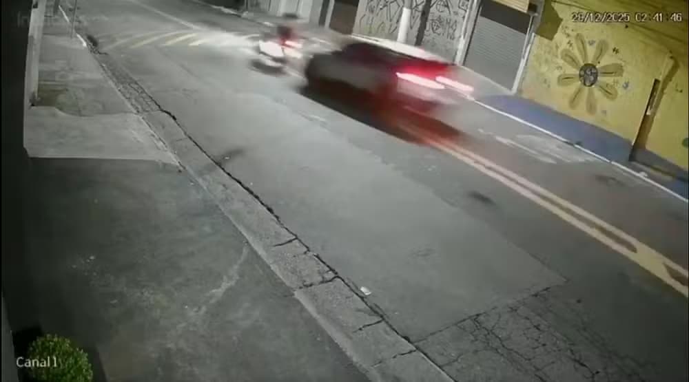 VÍDEO: Mulher persegue, atropela e mata namorado e outra jovem em SP